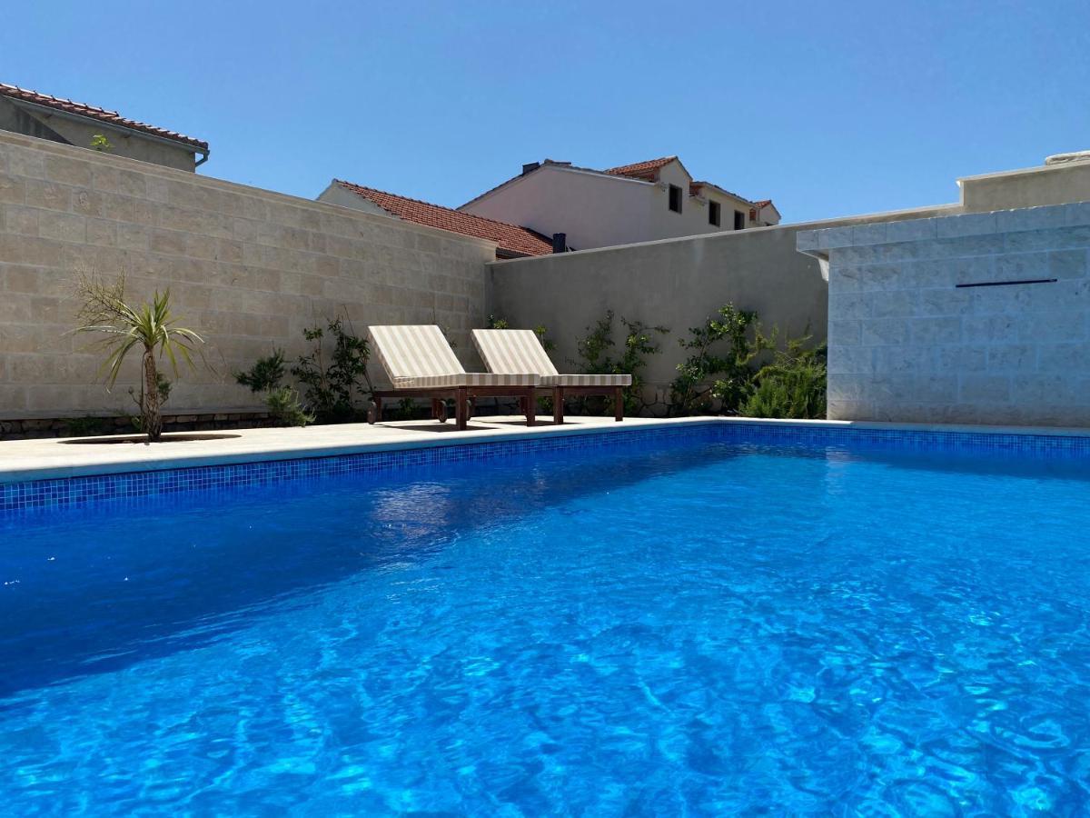 بول Villa Mediterra Garden & Pool المظهر الخارجي الصورة